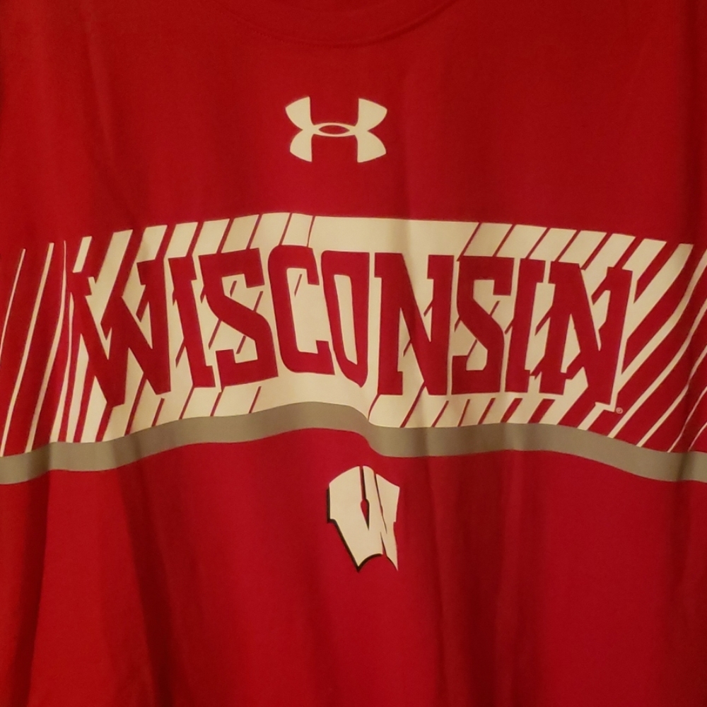 Badgers tshirt - Picture 2 of 3